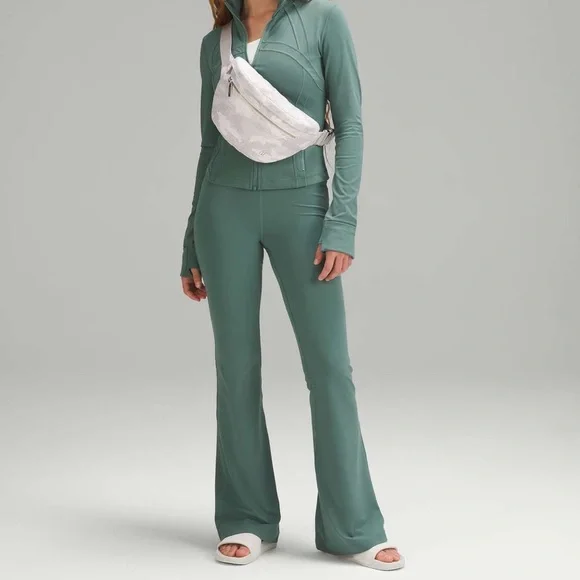 NWT - Lululemon City Adventurer Belt Bag 2.5L Camo White Opal - Picture 5 of 5